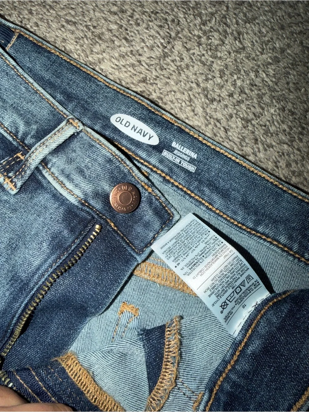 Old Navy Women's Washed Gray Skinny Jeans with Distressed Detail